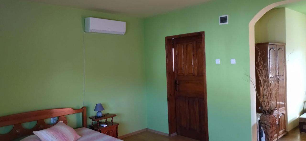Guest House Ambrozia Kotel Dış mekan fotoğraf