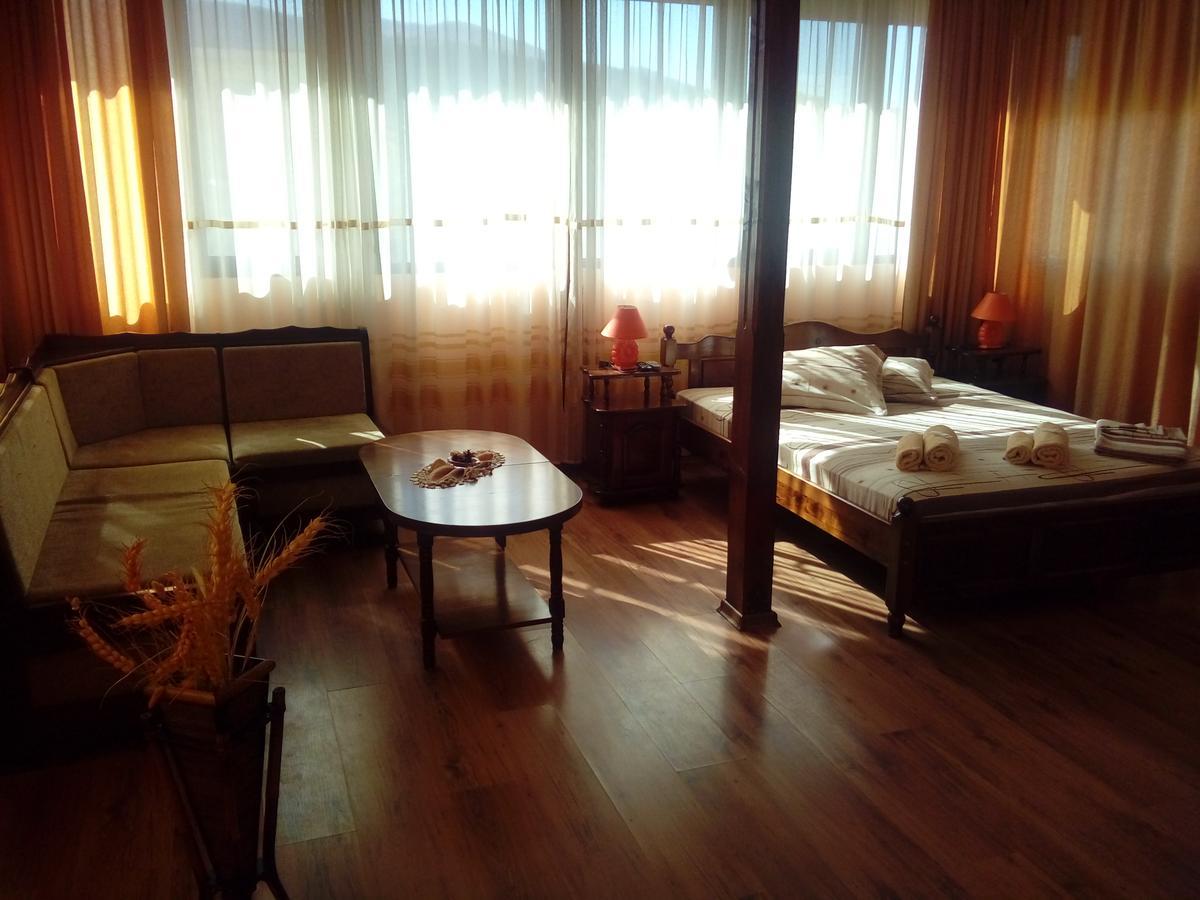 Guest House Ambrozia Kotel Dış mekan fotoğraf